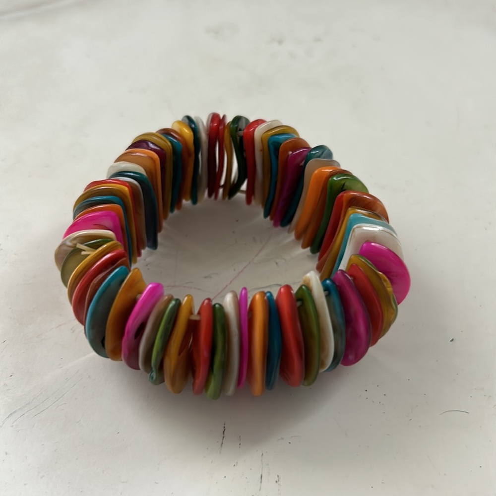 Colorful Shell Bracelet - Picture 2 of 2